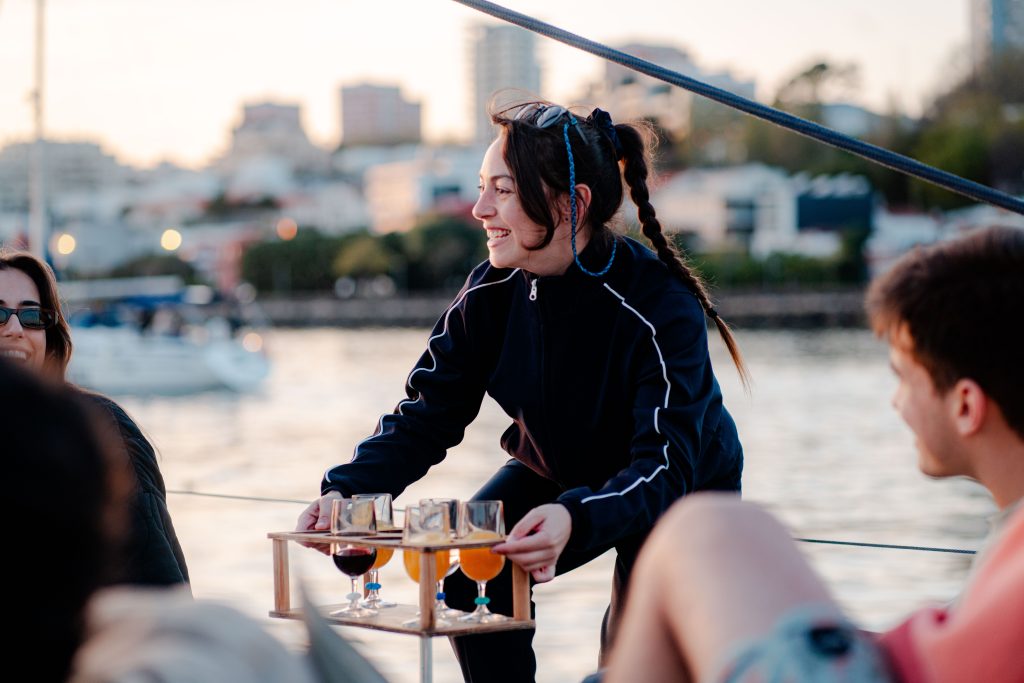 Passeio privado de barco no Douro, celebração a bordo